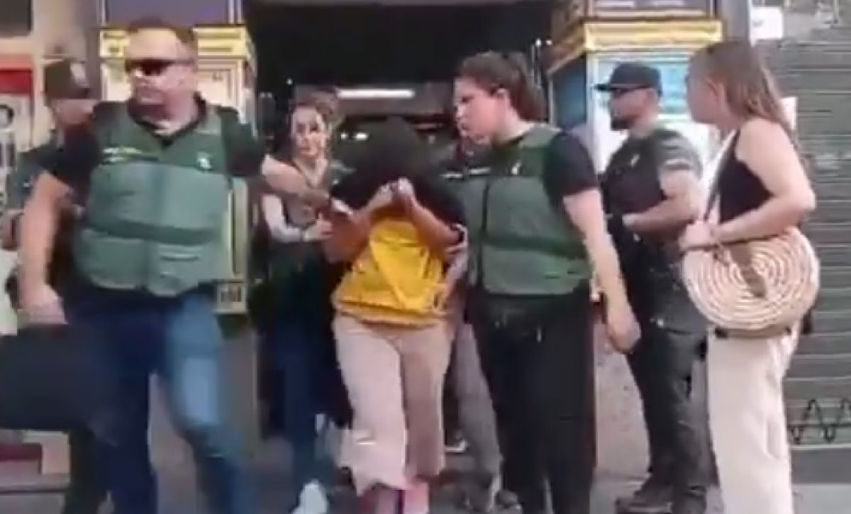 A una mujer de nacionalidad ecuatoriana, de 39 años, identificada como Erika, la detuvo la Guardia Civil en Madrid, España.