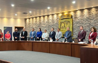 En la última sesión del concejo municipal, se aprobó el viaje del alcalde, a Francia.