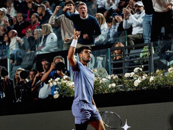Alcaraz supera a Khachanov en Roma y avanza a los cuartos del Masters 1000