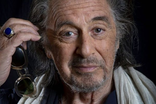 Alfredo James Pacino, conocido como Al Pacino, es un actor de cine, teatro y televisión estadounidense.
