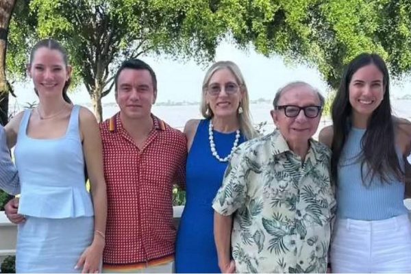Álvaro Noboa Pontón, empresario ecuatoriano de 74 años y padre del presidente Daniel Noboa Azín, reapareció en redes sociales.