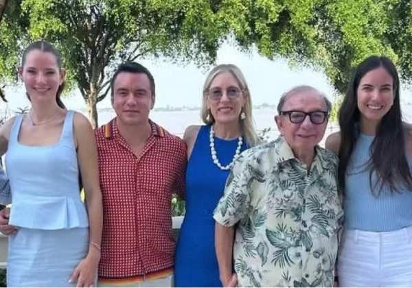 Álvaro Noboa Pontón, empresario ecuatoriano de 74 años y padre del presidente Daniel Noboa Azín, reapareció en redes sociales.