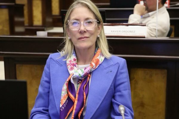 Annabella Azín denuncia uso fraudulento de su nombre para estafas en Ecuador