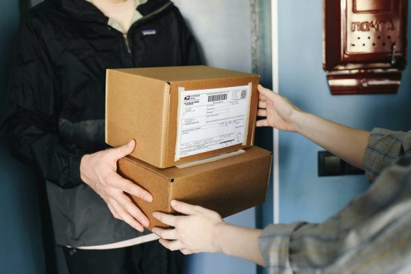 Arancel fijo de 20 dólares para compras en Temu, Amazon y Shein entra en vigencia hoy 16 de junio en Ecuador