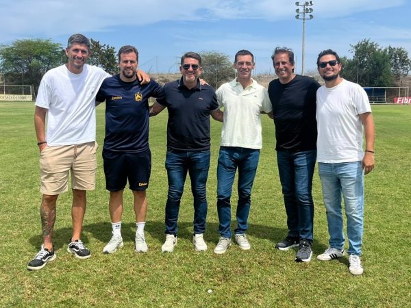 Ariel Graziani, exfutbolista argentino-ecuatoriano, anunció este viernes su renuncia a la presidencia del Delfín SC, club de fútbol de Manta.