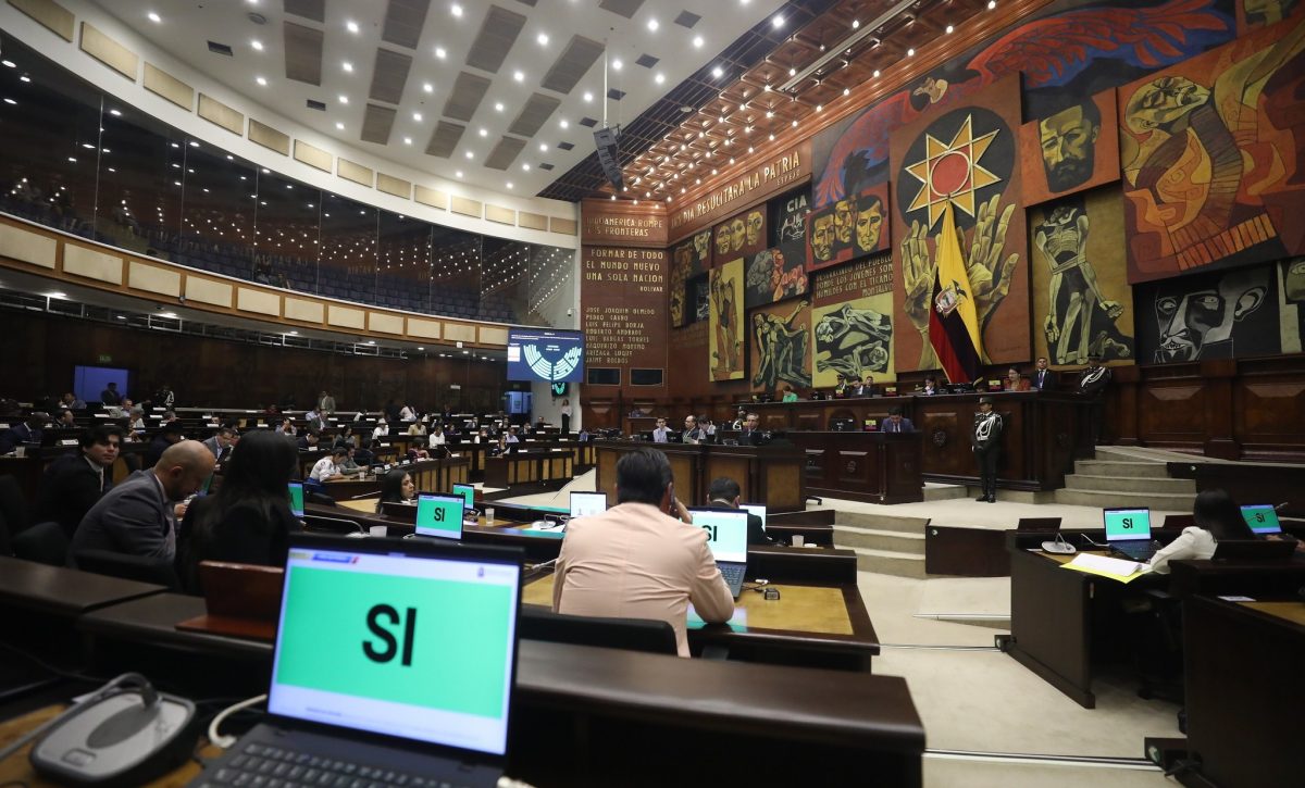 Asambleístas ecuatorianos acumulan multas por más de $50.000 por impuntualidad e inasistencias en la Asamblea Nacional