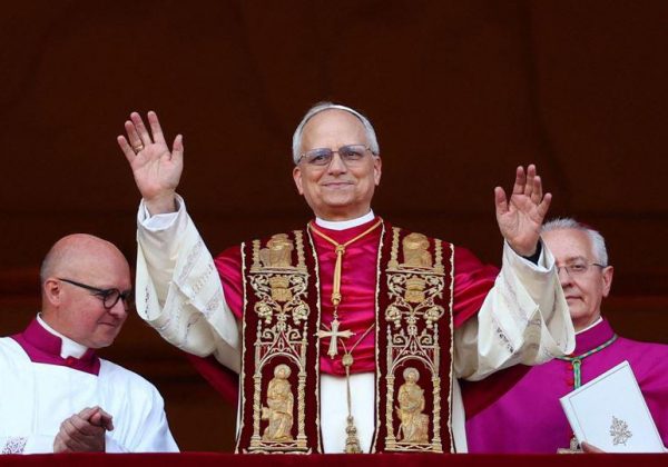 Así es el retrato y el escudo oficial del papa León XIV: un mensaje de sobriedad y conexión con la Orden de San Agustín