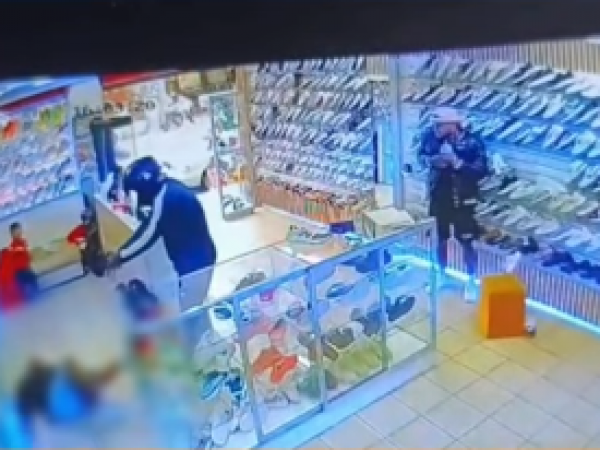Hombre de 38 años fue asesinado en un local comercial de Chillogallo, al sur de Quito