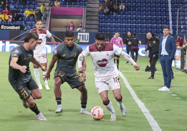 Aucas derrotó 1-0 a Vinotinto este lunes en el estadio Banco Guayaquil, asegurando su lugar en el hexagonal final por el título de la Liga Ecuabet.