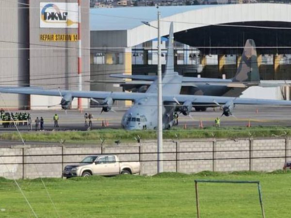 Avión de la FAE entregado por Estados Unidos se accidento en el aeropuerto de Cotopaxi