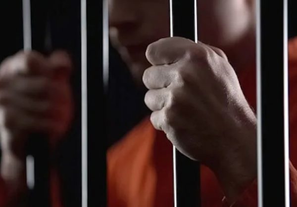 Dos integrantes de “Los Lobos” fueron condenados a más de 17 años por retener a 61 personas en el CPL Azuay Nro. 1.