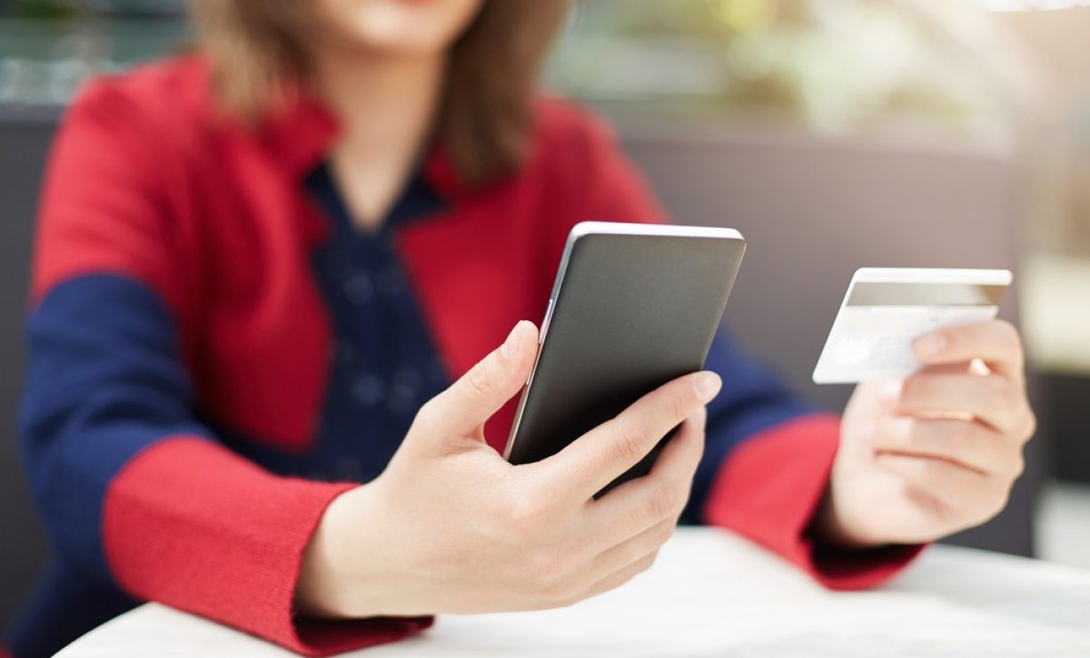 Banco Pichincha recibe críticas por fallas en sus canales digitales y maltrato a cliente; presidente pide disculpas públicas