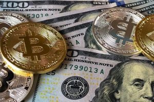 Bitcoin registra repunte significativo tras distensión comercial entre EE. UU. y Reino Unido.
