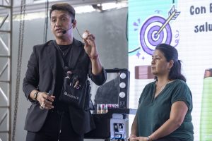 Los talleres impulsan el emprendimiento femenino en Manta, promoviendo independencia económica.