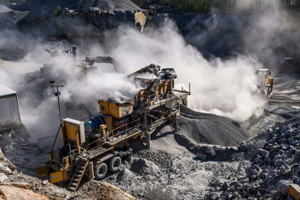Cámara de Minería de Ecuador alerta sobre riesgos de la nueva tasa de fiscalización minera