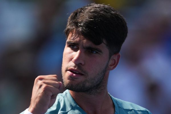Carlos Alcaraz debuta con victoria y acompaña a Bautista en tercera ronda de Cincinnati