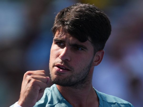 Carlos Alcaraz debuta con victoria y acompaña a Bautista en tercera ronda de Cincinnati
