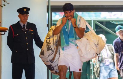 Carlos Alcaraz vence a Taylor Fritz y se cita con la historia en su tercera final en Wimbledon
