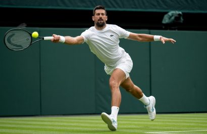 Carlos Alcaraz y Novak Djokovic practican juntos en el All England Club