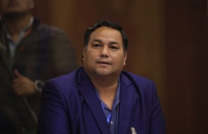 Carlos Vargas, asambleísta de RC, dice que menor de quince años casi termina con su vida y que por eso apoya la propuesta de ley enviada por Noboa. (AN).