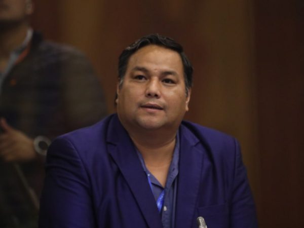 Carlos Vargas, asambleísta de RC, dice que menor de quince años casi termina con su vida y que por eso apoya la propuesta de ley enviada por Noboa. (AN).