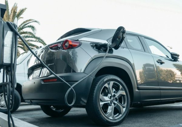 Carros eléctricos en Ecuador: Incrementa la compra de estos vehículos por los precios y el ahorro energético. (Pexels).