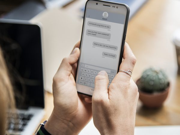 ChatMigrante: nueva herramienta de inteligencia artificial para inmigrantes en Estados Unidos