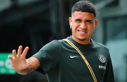 Chelsea cede a Kendry Páez al Estrasburgo para la temporada 2025-2026