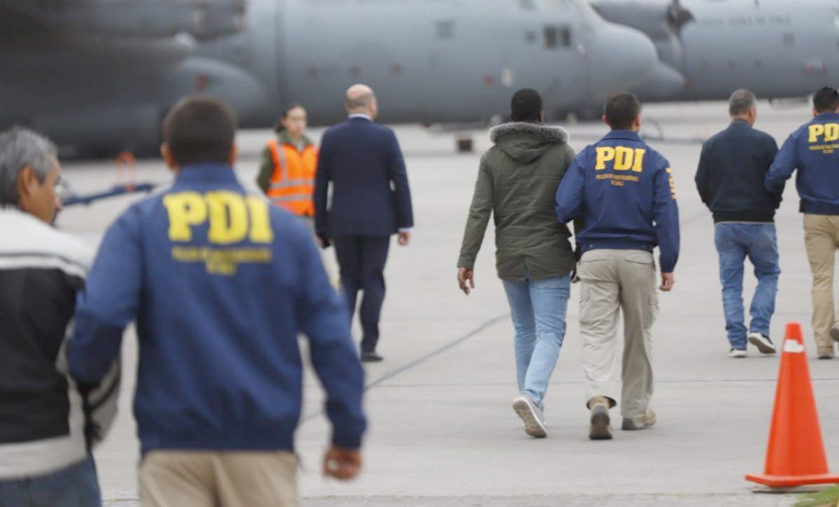 Chile expulsa a 37 extranjeros hacia Ecuador, Colombia y Bolivia por poner en riesgo la seguridad pública