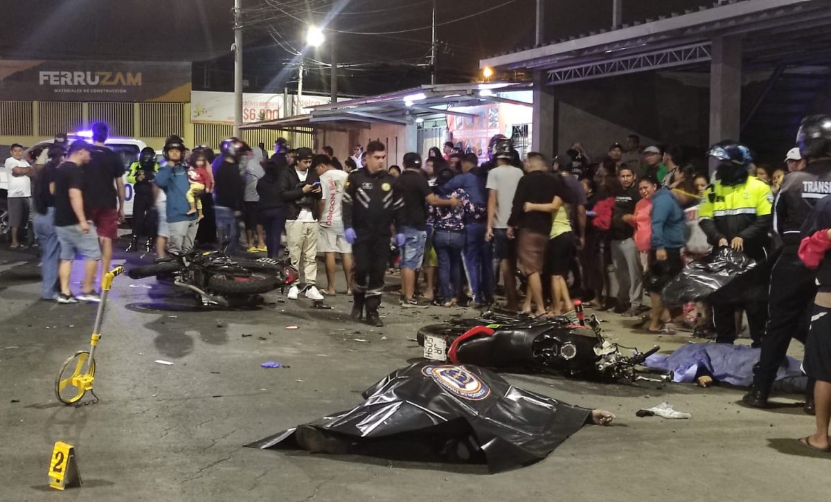Dos motociclistas fallecen en accidente de tránsito