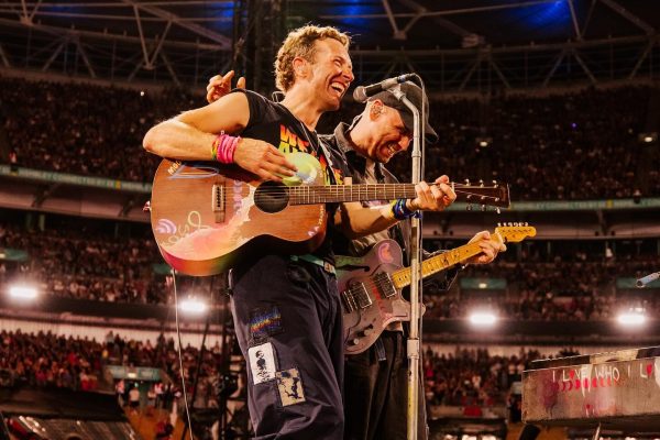 Chris Martin, vocalista de Coldplay, presenció la petición de matrimonio de una pareja. FOTO: coldplay (Instagram).
