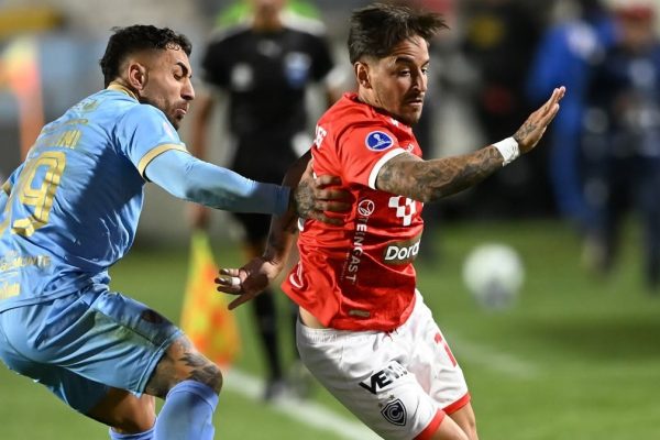 Cienciano con Garcés cae 0-2 ante Bolívar y queda eliminado de la Sudamericana