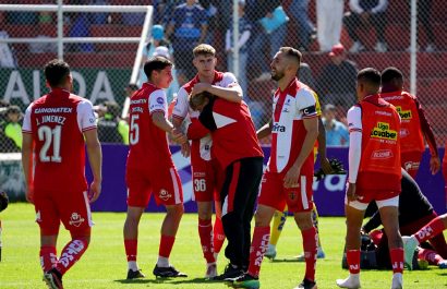 Técnico Universitario recorta distancias en la tabla tras vencer a su clásico rival.