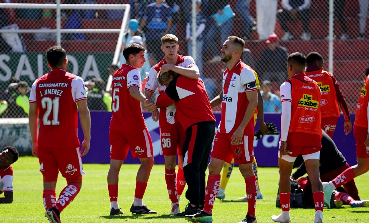 Técnico Universitario recorta distancias en la tabla tras vencer a su clásico rival.