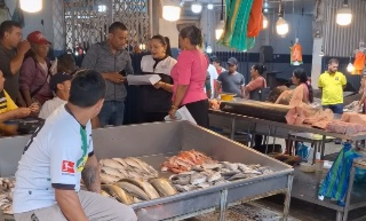 Clausuran locales de mariscos en Santo Domingo por incumplimiento tributario