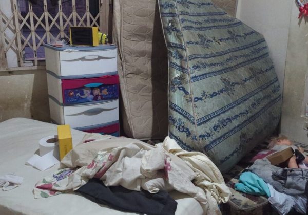 En total, rescatan a 52 personas de estos centros.