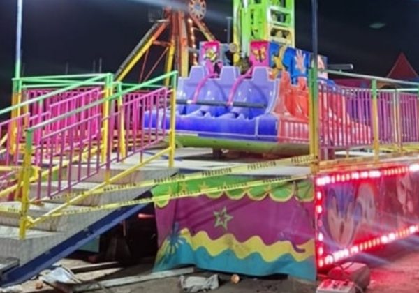 Colapsa juego mecánico “el martillo” durante una feria dejando 2 muertos y 15 heridos en el estado de Nuevo León, México. (Protección Civil y Bomberos El Carmen).