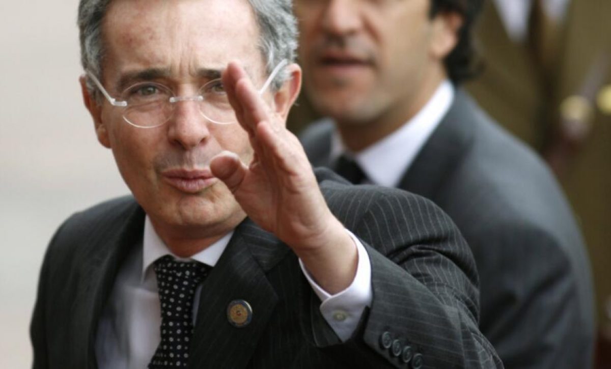 Colegio Colombiano de Juristas alerta sobre irregularidades en la sentencia que condena a Álvaro Uribe a prisión domiciliaria