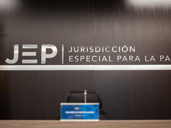 Colombia: el último secretariado de las FARC reconoce el reclutamiento forzoso de 18.000 niños durante el conflicto