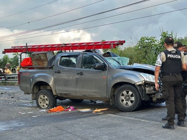 ¿Cómo fue el accidente en la vía Pedernales-El Carmen, provincia de Manabí, que cobró la vida de tres hermanos
