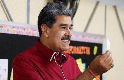 Consejo Nacional Electoral confirma amplia victoria del chavismo en comicios parlamentarios.