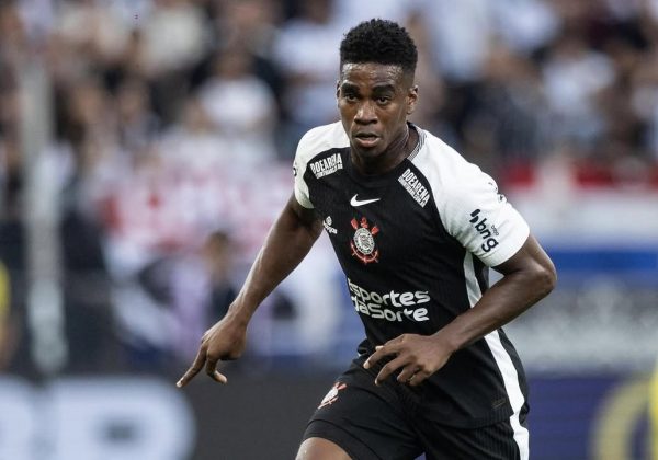 Corinthians enfrenta sanción de FIFA por deuda de Félix Torres