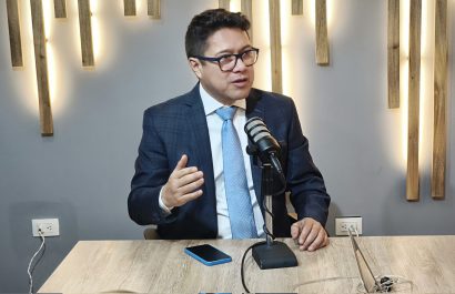 Correísmo y Pachakutik impulsan control parlamentario a fusión de ministerios y despido de empleados públicos en Ecuador