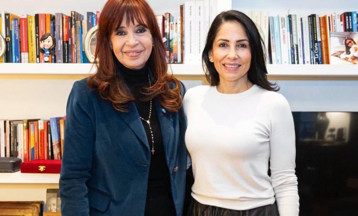 Cristina fernández denuncia un operativo policial ilegal en su casa y acusa a Bullrich de provocación