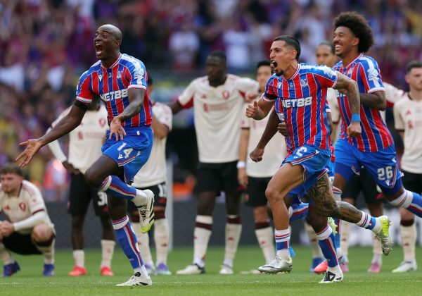 Crystal Palace sorprende al Liverpool y conquista la Community Shield en penales