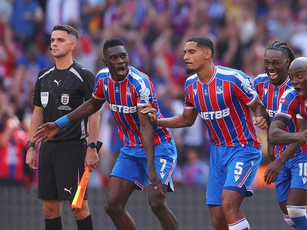 Crystal Palace excluido de la Europa League 2025-2026 por sanción de multipropiedad