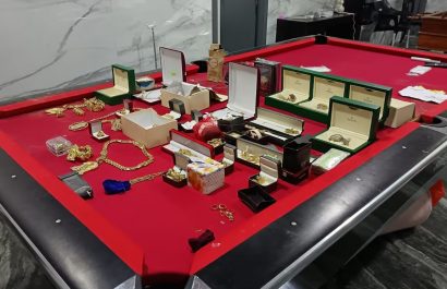 Cuatro relojes con un valor cercano a los 120 mil dólares se encontraron en la casa, donde se detuvo a José Adolfo Macías Villamar, alias Fito.