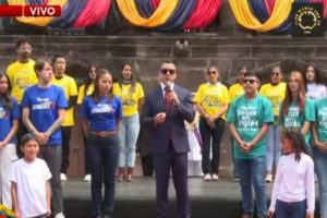 El presidente Daniel Noboa dirigió unas palabras, previo a su traslado a la Asamblea Nacional.
