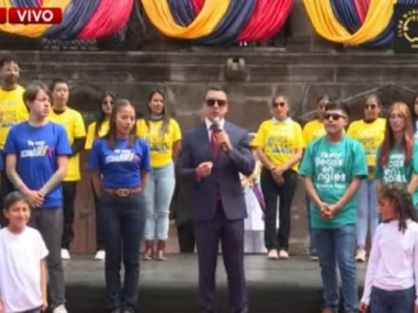 El presidente Daniel Noboa dirigió unas palabras, previo a su traslado a la Asamblea Nacional.