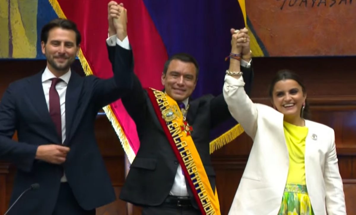 El presidente Daniel Noboa, junto a la vicepresidenta María José Pinto, y el presidente de la Asamblea, Niels Olsen.